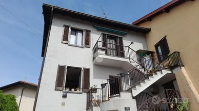 3 LOCALI A LURAGO D'ERBA