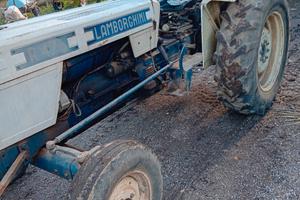 TRATTORE LAMBORGHINI  R470