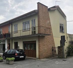 Immobile in asta di 167 m² con 3 locali e box auto