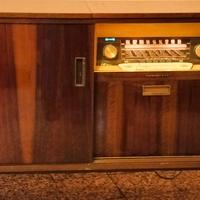 mobile con giradischi 