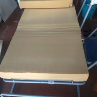 divano letto singolo  che , chiuso, diventa tavoli