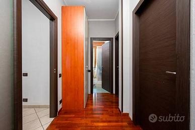 Appartamento di 117 m² con 5 locali e box auto a F