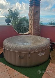 Piscina idromassaggio