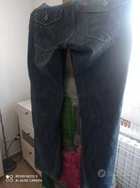 jeans Lewis 