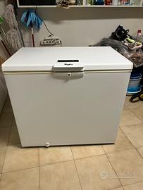 Whirlpool WHE25332 Congelatore a Pozzetto 255L A++