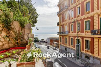 Appartamento di 197 m² con 4 locali a Napoli