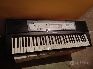 Pianola Yamaha PSR E213