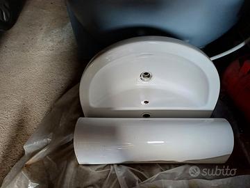 Lavandino con colonna