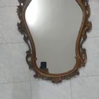 Specchio con cornice antica