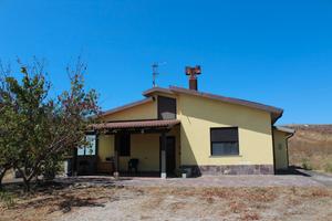 Villetta con terreni