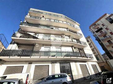 4 LOCALI A PALERMO