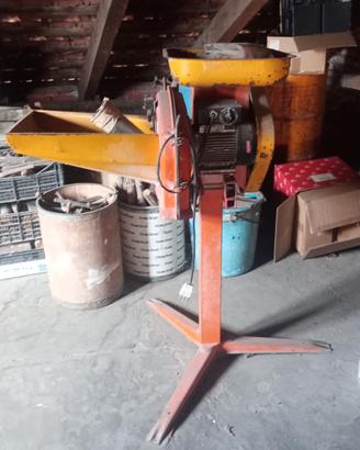 Mulino elettrico per macina frumento