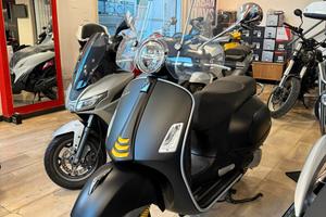 Piaggio Vespa 300 GTS SUPER TECH 2.000 KM
