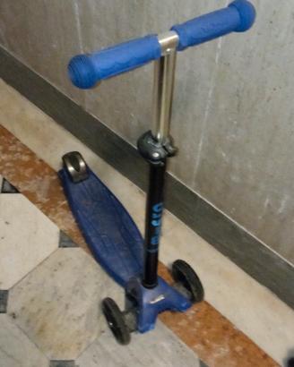 monopattino mini micro blu
