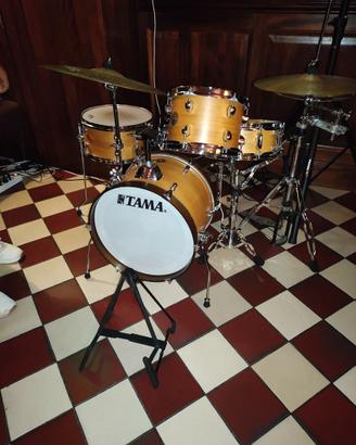 Batteria Tama Club Jam completa di custodie
