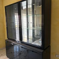 Cristalliera con mobile basso nero