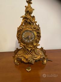 Orologio  pendolo storico. E capodimonte