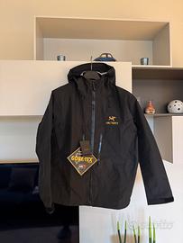 arc'teryx windbreaker antivento