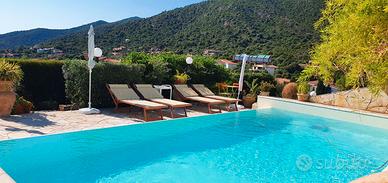 Capoterra Poggio dei Pini villa singola e piscina