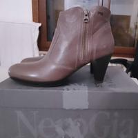 Stivaletti Nero Giardini mai usati, come da foto.