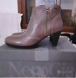 Stivaletti Nero Giardini mai usati, come da foto.