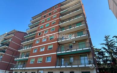 Ampio bilocale con terrazzino in zona Bellaria