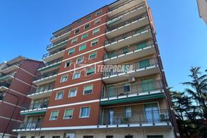 Ampio bilocale con terrazzino in zona Bellaria