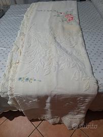 Coperta matrimoniale in lana ricamata a mano