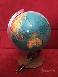 Mappamondo luminoso vintage