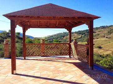 Gazebo in legno lamellare con montaggio