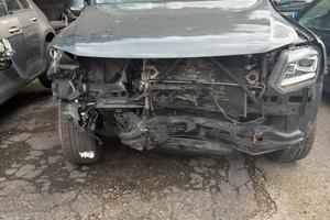volkswagen amarok V6 TDI 4 motion 2017 incidentato