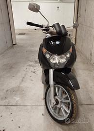 Piaggio Beverly 200
