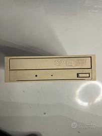 lettore DVD stile retrò, sata