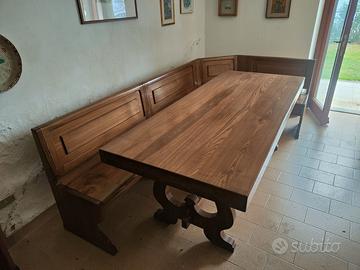 Tavolo  e cassapanca in noce  massello