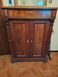 Mobile antico in radica di noce