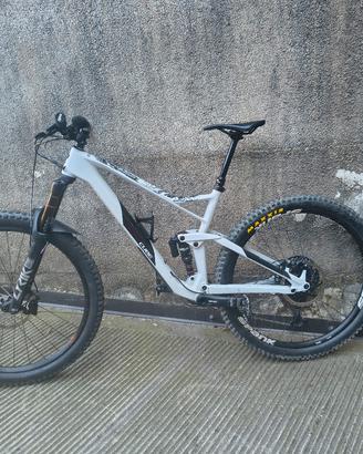 CUBE STEREO 150 C:62 RACE 29 