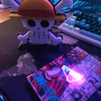 fumetto One punch +  logo One piece con stampante