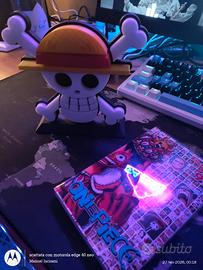 fumetto One punch +  logo One piece con stampante