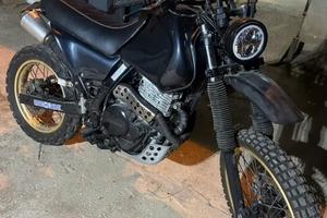 Moto Honda Dominator NX650 - Scrambler Custom