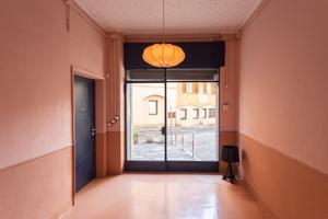 Spazio commerciale-laboratorio-studio con vetrina