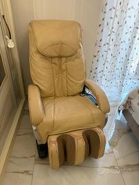 Poltrona per massaggi e tavolo da cucina/sogiorno