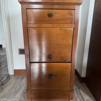 Comodino/cassettiera alta