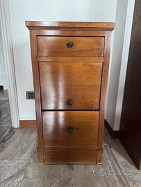 Comodino/cassettiera alta