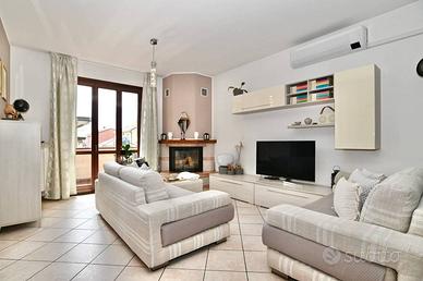 Appartamento di 190 m² con 4 locali e box auto dop