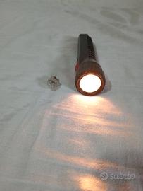Torcia di seconda mano  + lampadina 