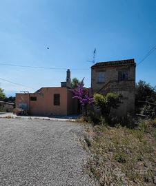 Casa colonica con terreno