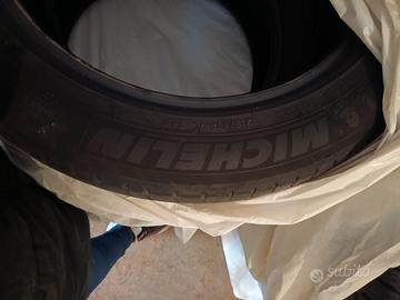 gomme estive Michelin 215 55 r17
