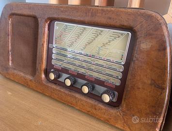 Radio a valvole vintage / epoca in legno