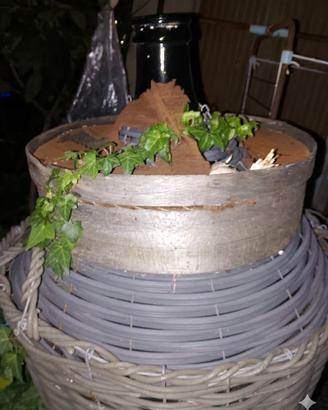 Antica Damigiana in Vetro Scuro e Fascia di Botte