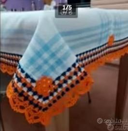 Tovaglia misto lino e uncinetto